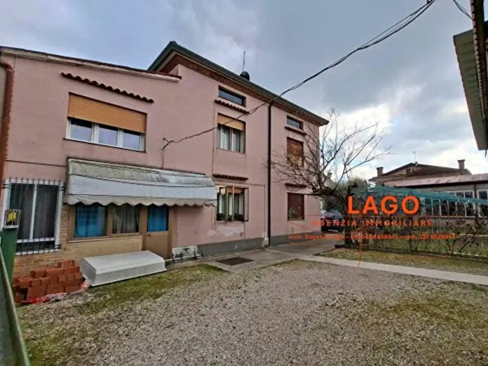 Casa con 6 locali in vendita in Nove
