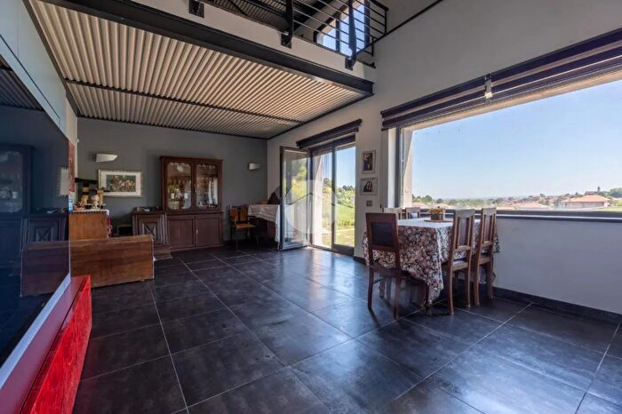 Casa con 6 locali in vendita in Via Moncenisio, Chieri