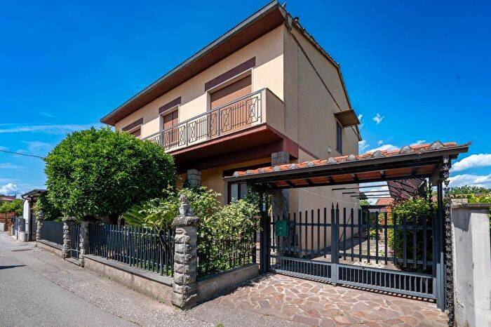 Case in Vendita e in Affitto - 2