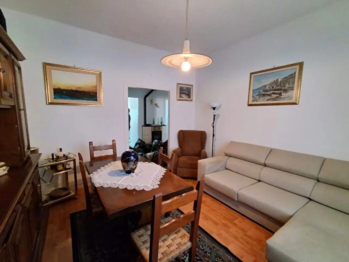 Appartamento quadrilocale in vendita in Massa