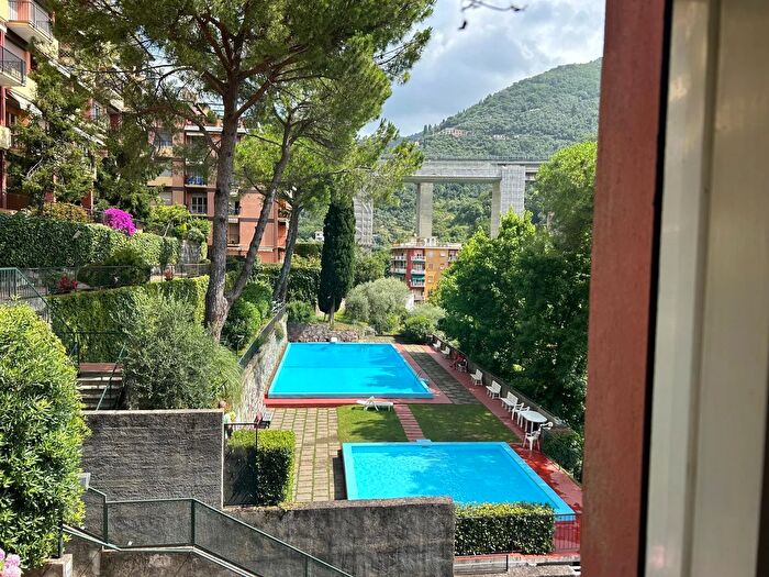 Appartamento trilocale in affitto in Via Fratelli Betti, Rapallo