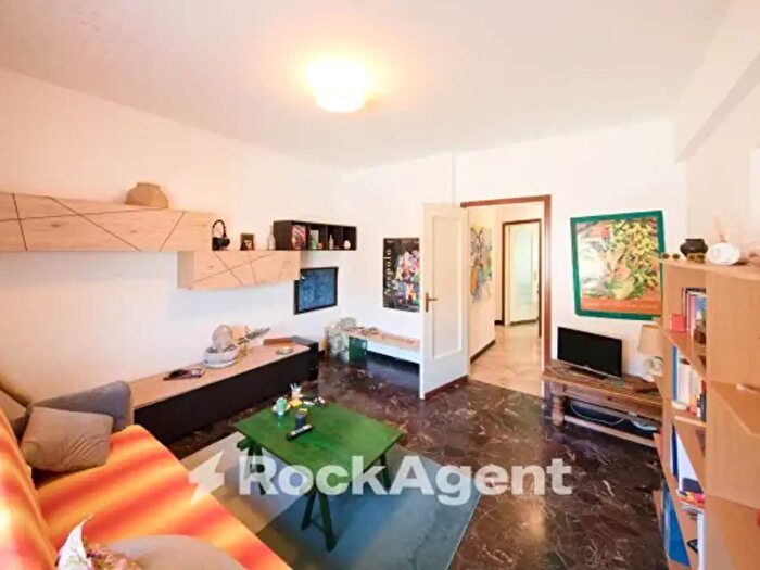 Appartamento trilocale in vendita in Via Avosso, Casella