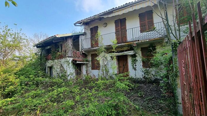 Casa con 7 locali in vendita in Strada SantAntonio, Gassino Torinese