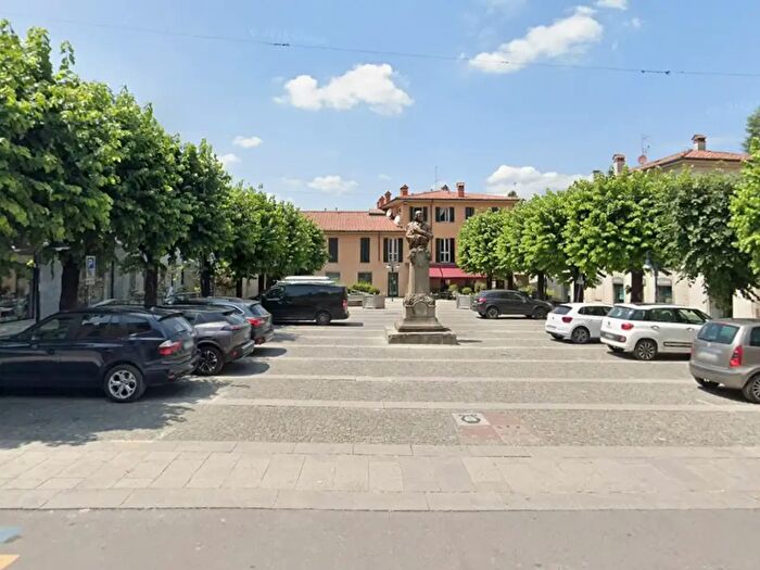 Appartamento bilocale in affitto in Via Innocente Bonfanti, Bosisio Parini