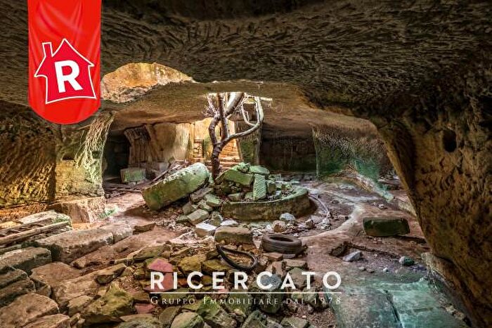 Casa con 6 locali in vendita in Via Vanze, Vernole