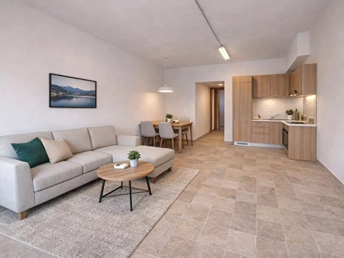 Appartamento trilocale in vendita in Via Silvio Pellico, Guidonia Montecelio