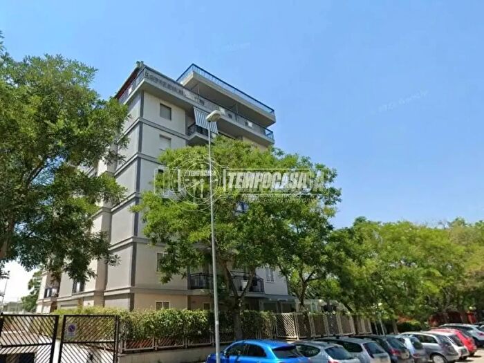 Appartamento con 6 locali in vendita in Via Domenico Antonio Patroni, Foggia