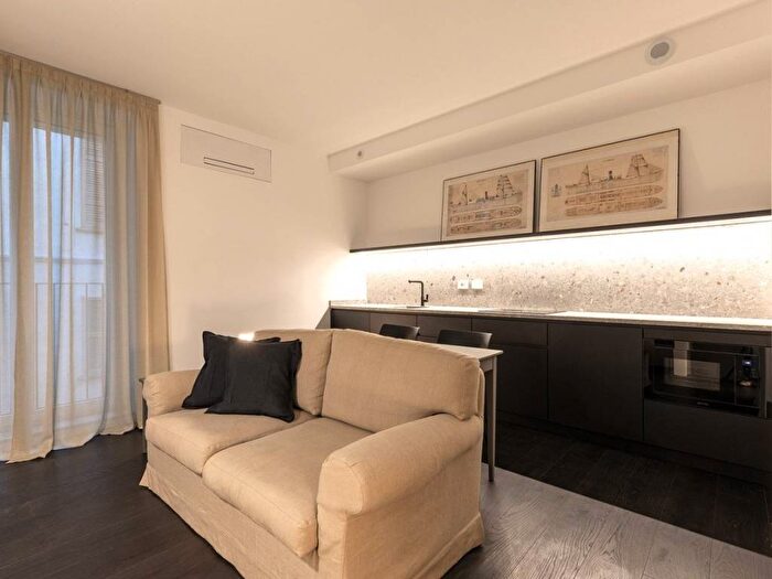 Appartamento trilocale in affitto in Via Vittorio Emanuele, Centro Storico, Como