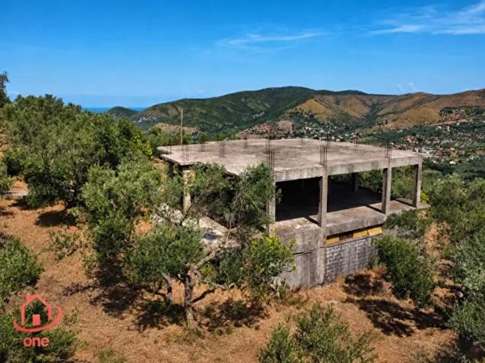 Casa con 6 locali in vendita in Castellabate