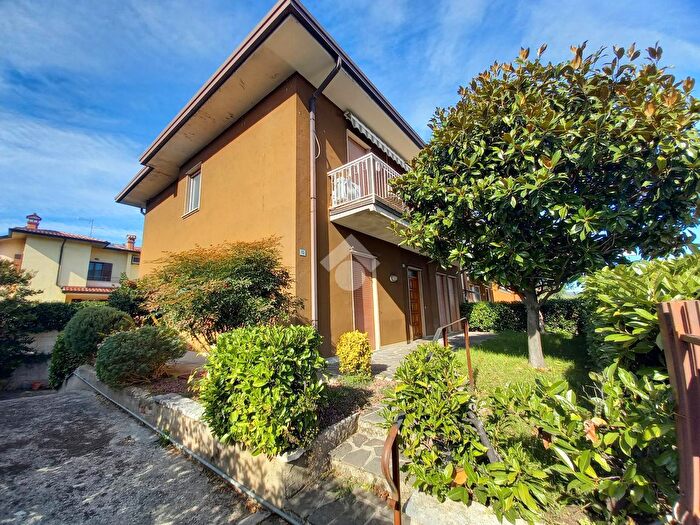 Appartamento trilocale in vendita in Via Michelangelo, Peschiera Del Garda