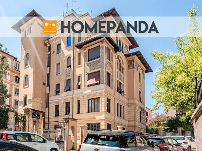 Appartamento con 10 locali in vendita in Via Giuseppe Luigi Lagrange, Roma