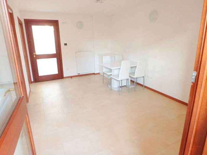 Appartamento trilocale in affitto in Via Cividale, Udine