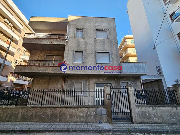 Casa con 11 locali in vendita in Diramazione Tortorella di Viale Pio XI, Reggio Calabria