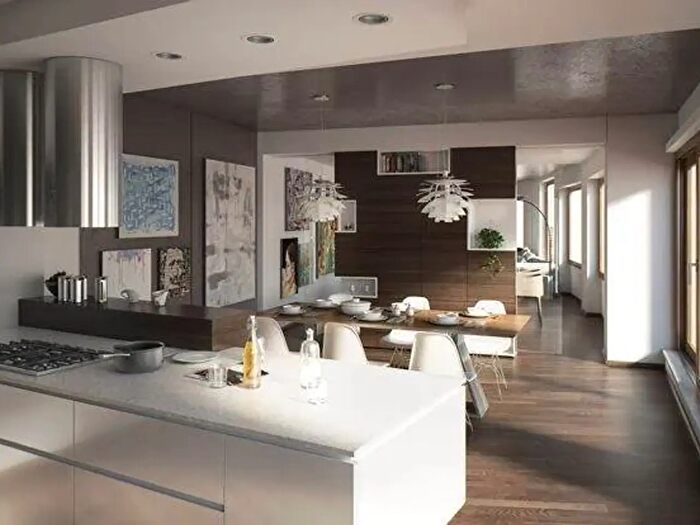 Appartamento con 5 locali in vendita in Viale Vittorio Veneto, Modena