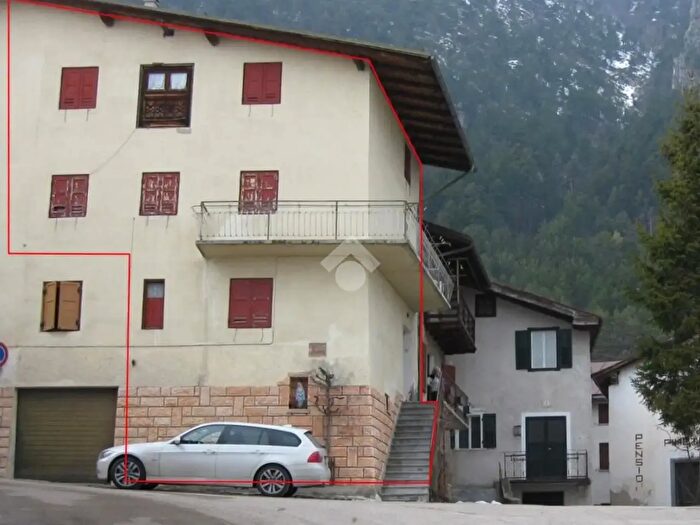Casa con 6 locali in vendita in Piazza Romana, Fai Della Paganella
