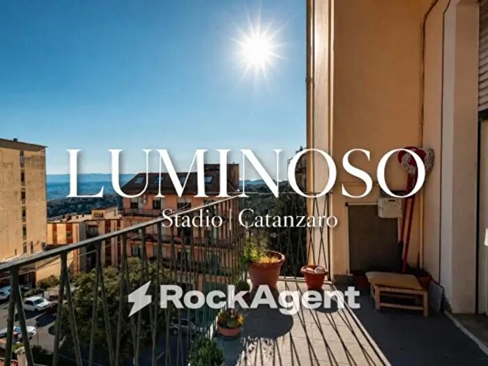 Appartamento quadrilocale in vendita in Via Madonna dei Cieli a, Catanzaro