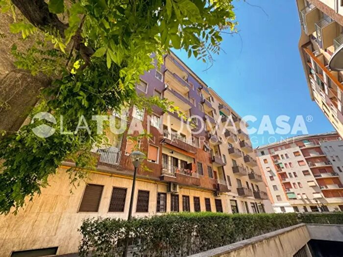 Appartamento trilocale in vendita in Viale Murillo, Milano