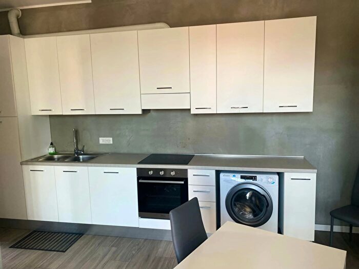 Appartamento monolocale in affitto in Via San Basilio, Milano