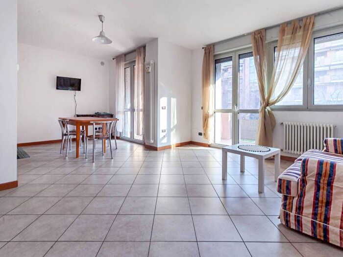 Appartamento trilocale in affitto in Via Giuseppe Pozzobonelli, Niguarda, Milano