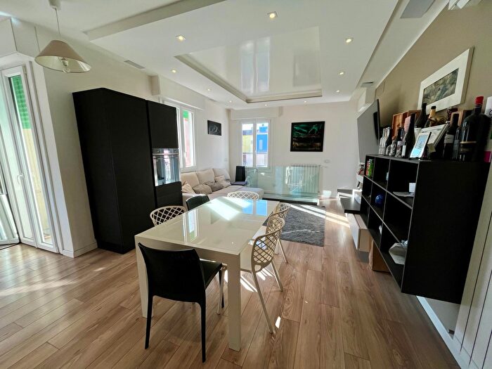 Appartamento trilocale in vendita in Via Trento, Grado