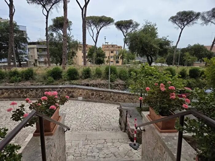 Appartamento con 5 locali in affitto in Via Ettore Petrolini, Roma