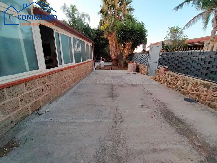 Casa quadrilocale in vendita in Via Ponza, Carini