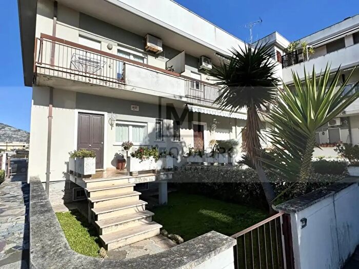 Casa quadrilocale in vendita in Via Badino, Terracina