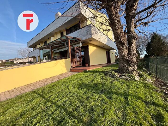 Casa con 5 locali in vendita in Via Tonello, Limena