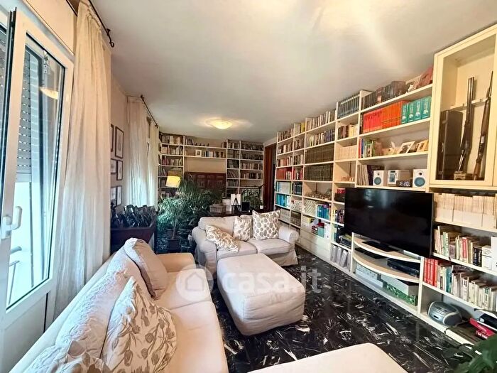 Appartamento con 5 locali in vendita in Via Ponchielli, Modena