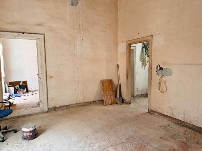 Appartamento trilocale in affitto in Via Luca Giordano, Vomero, Napoli