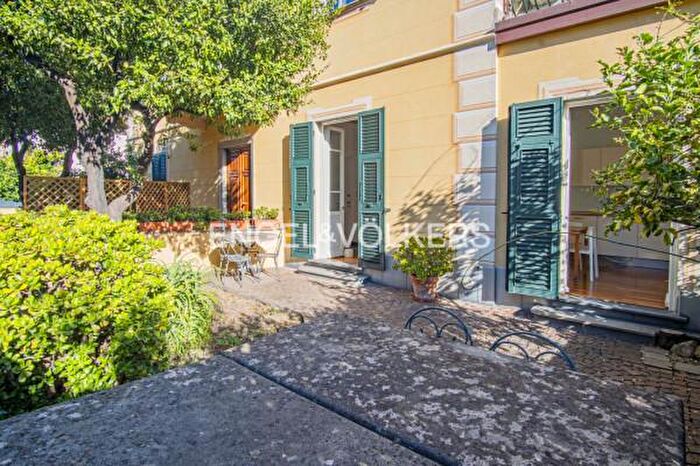 Appartamento quadrilocale in vendita in Via Privata Modena, Sestri Levante