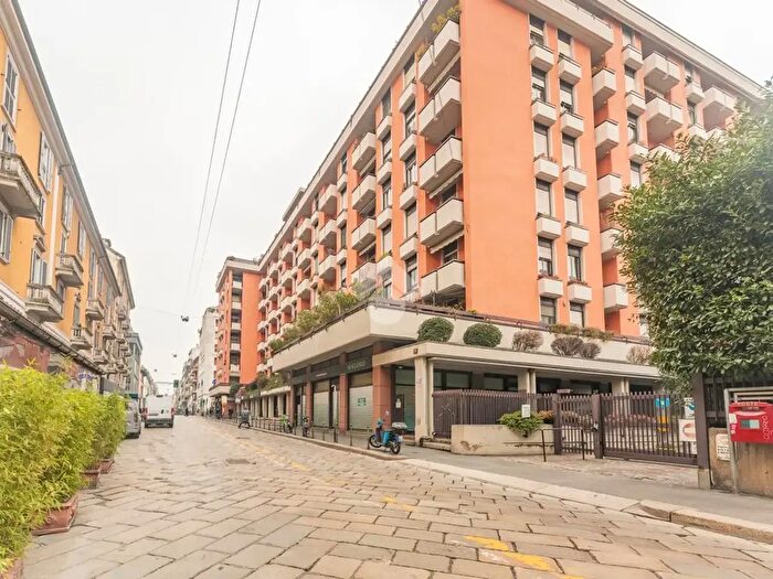 Appartamento trilocale in vendita in Via della Moscova, Milano