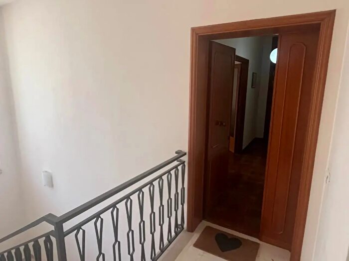 Appartamento con 5 locali in vendita in Terricciola