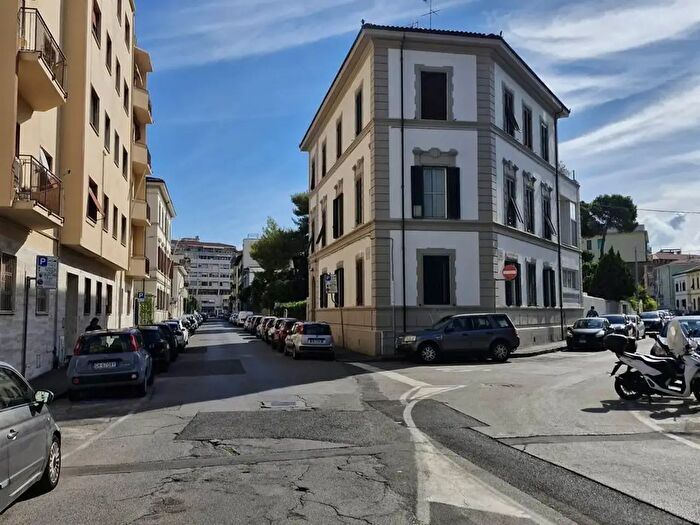 Appartamento trilocale in affitto in Livorno