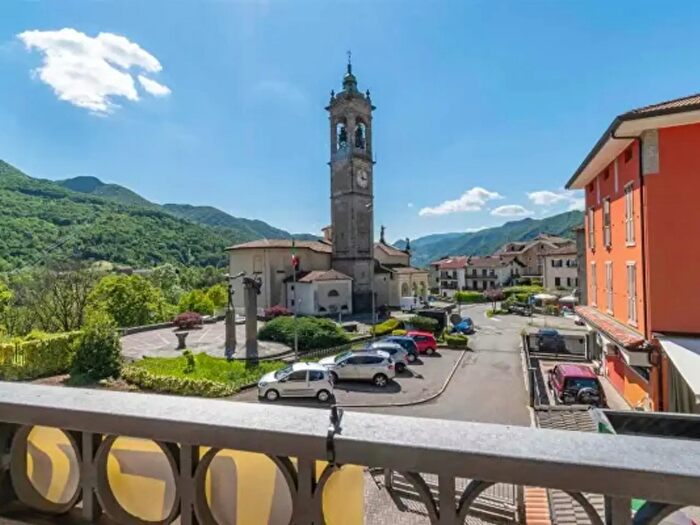 Appartamento trilocale in vendita in Via Centro, Zogno