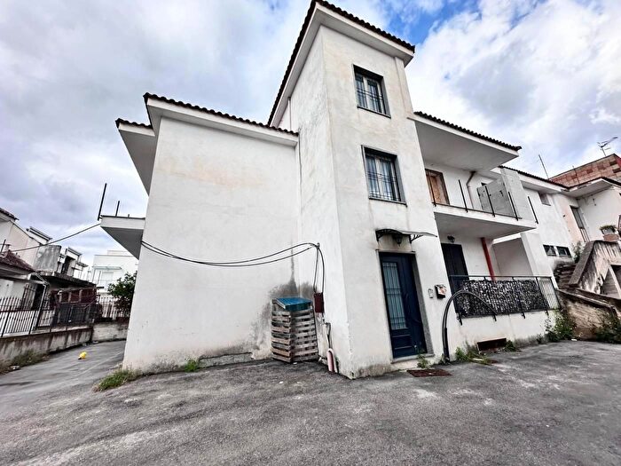 Appartamento con 8 locali in vendita in Via Parrocchia Frascatoli San Vitaliano Napoli, San Vitaliano