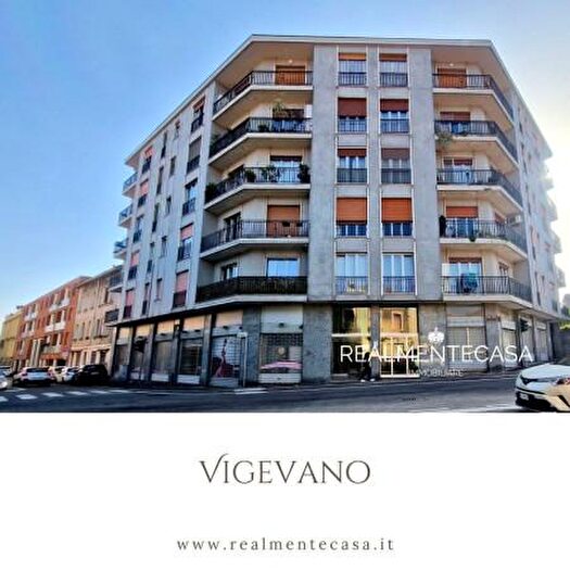Appartamento trilocale in vendita in Via Gioacchino Rossini, Vigevano