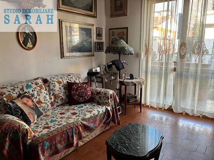 Casa con 5 locali in vendita in Via Gino Lombradi, Viareggio