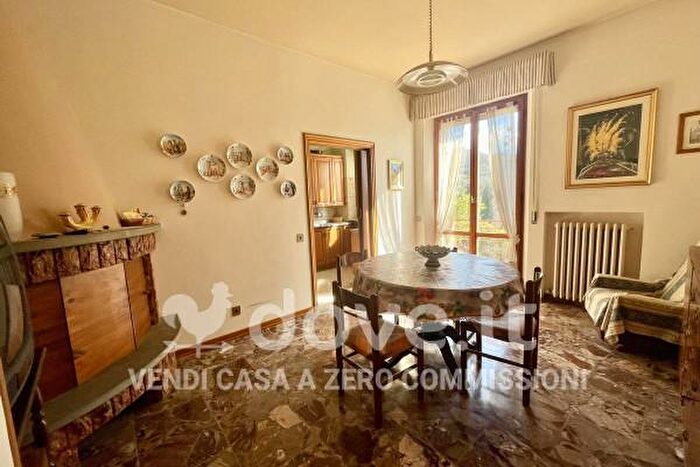 Casa con 6 locali in vendita in Via degli Etruschi, Paciano