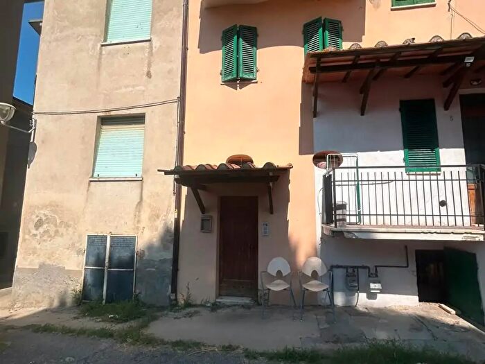 Appartamento quadrilocale in affitto in Castiglione Del Lago