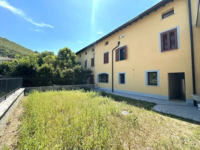 Appartamento quadrilocale in vendita in Via Montedenno, Brescia