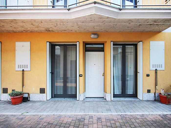 Appartamento trilocale in affitto in Via Girolamo Ghilini, Buonarroti, Monza