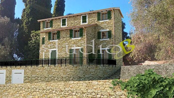 Casa con 8 locali in vendita in Silvio Pellico Snc, Bordighera