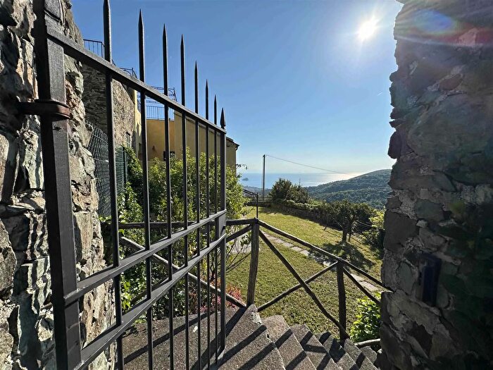 Appartamento quadrilocale in affitto in Noli Savona Sv, Noli