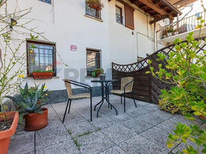 Appartamento trilocale in vendita in Via Novara, Busto Arsizio