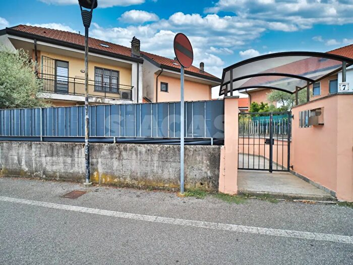 Appartamento quadrilocale in vendita in Via dei Gelsi, Busnago