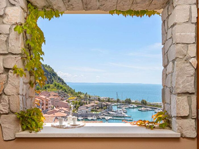 Appartamento trilocale in affitto in Strada di Portopiccolo, Portopiccolo Sistiana, DuinoAurisina