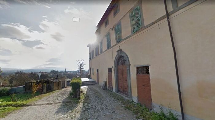 Casa con 20 locali in vendita in Perugia Umbertide, Umbertide