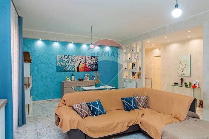 Appartamento con 5 locali in vendita in Via Alessandro Manzoni, Misterbianco