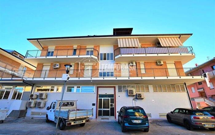 Appartamento con 5 locali in vendita in Via Giovanni Boccaccio, Porto San Giorgio